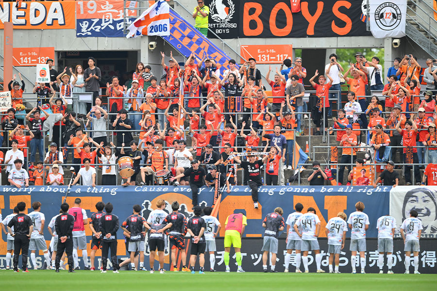 愛媛FCのJ3降格が決定した【写真:アフロ】