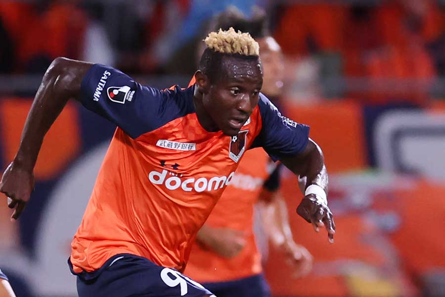 2024年に大宮へ加入したオリオラ・サンデー【写真:YUTAKA/アフロスポーツ】