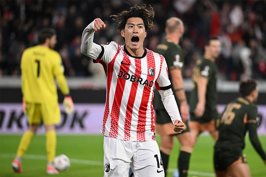 ユトレヒト戦で加入後初ゴールを決めた鈴木唯人【写真:picture alliance/アフロ】