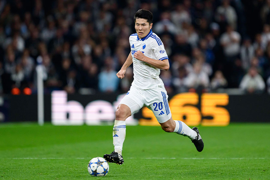 ヴィボー戦にフル出場した鈴木淳之介【写真:アフロ】