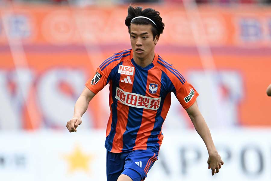 新潟の長谷川元希【写真:徳原隆元】