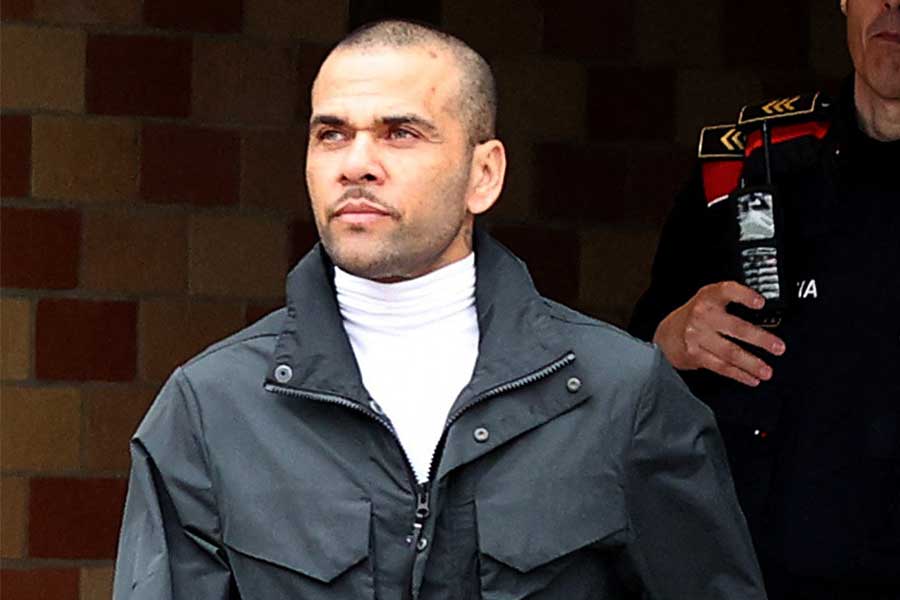 ダニエウ・アウベスの転身劇が話題【写真：ロイター/アフロ】