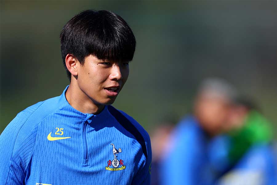 トッテナムの高井幸大【写真:REX/アフロ】