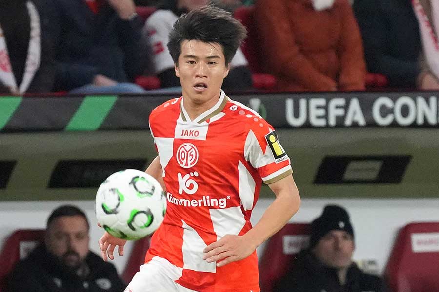 マインツの川﨑颯太【写真：アフロ】