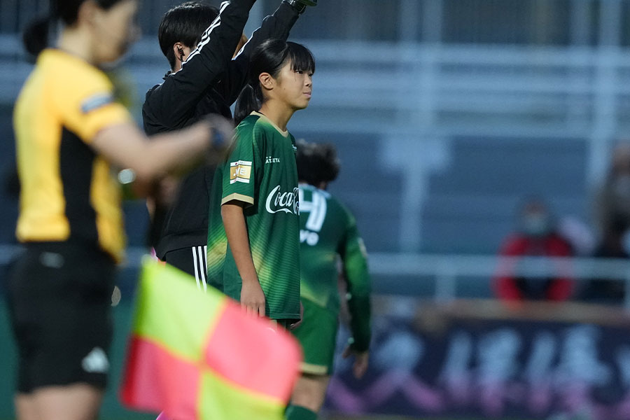 伊藤風葵が15歳5か月30日でプロデビュー【写真:(C) WE LEAGUE】