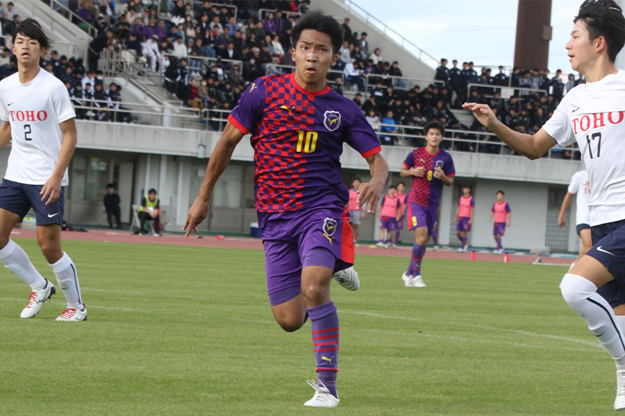 愛工大名電で10番を背負う2年生の杉本悠悟【写真：FOOTBALL ZONE編集部】