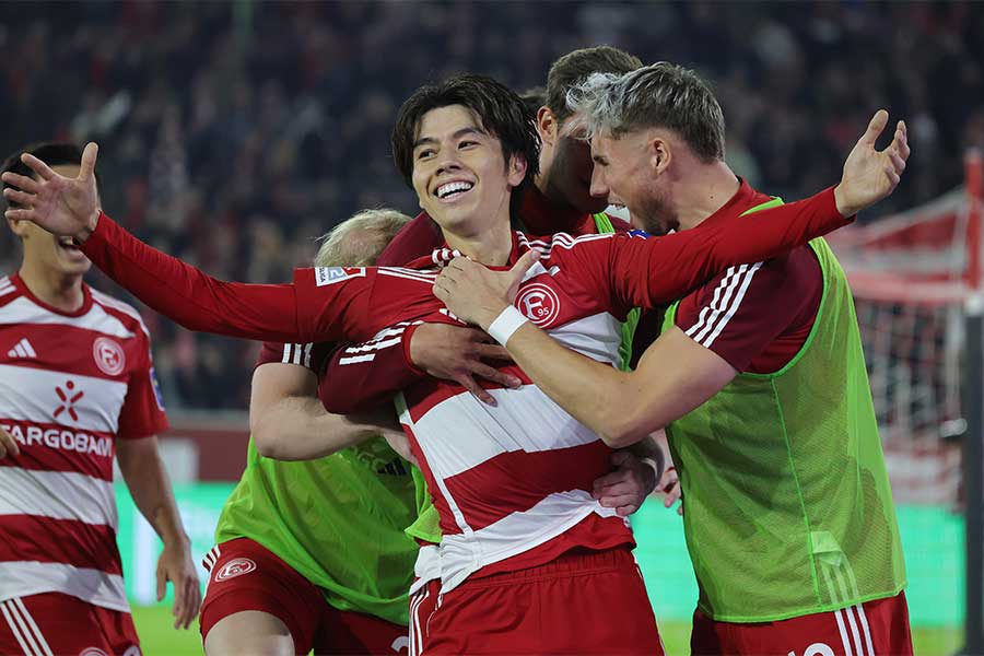 復調の兆しを見せ始めたデュッセルドルフの田中碧【写真：Getty Images】