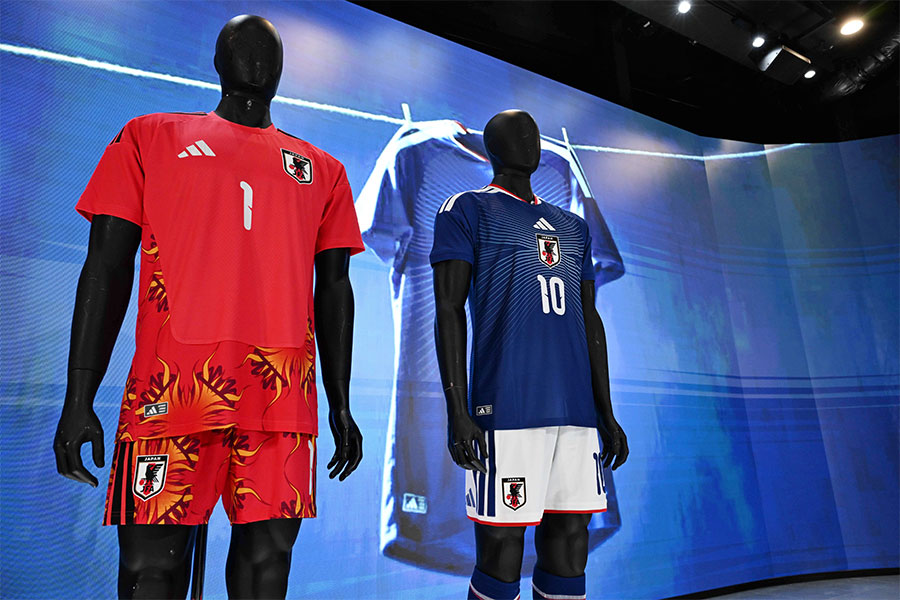 GKユニフォームは赤色が採用された【写真:徳原隆元】