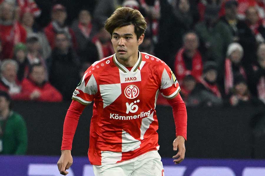 マインツの佐野海舟【写真:アフロ】