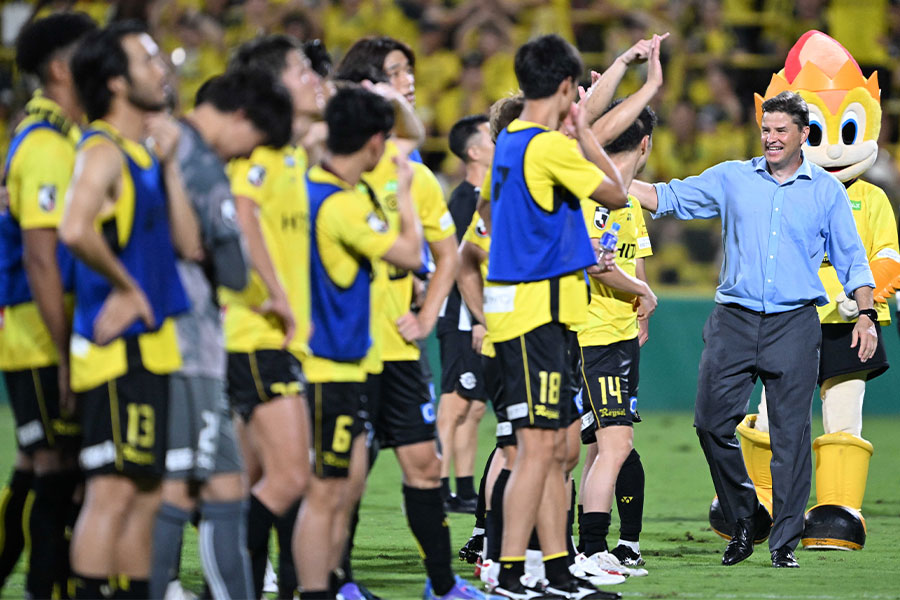 柏がホームで名古屋に勝利【写真:徳原隆元】