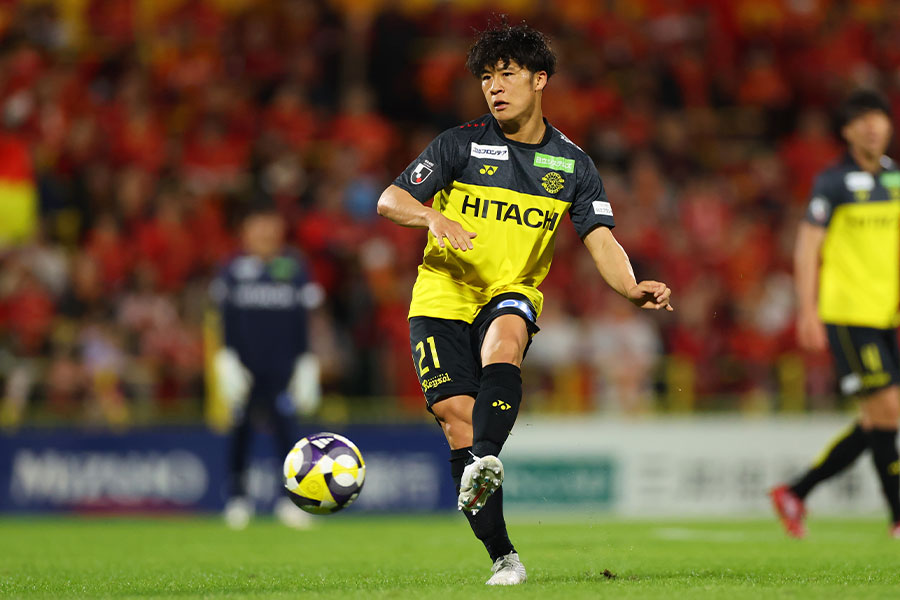 名古屋戦で移籍後初スタメンとなった小西雄大【写真：森田直樹/アフロスポーツ】