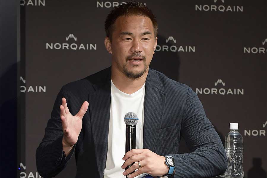 ドイツ6部で監督を務める岡崎慎司【写真：産経新聞社】