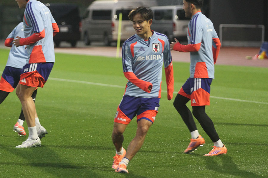 久保建英がガーナ戦に向けて投資を燃やす【写真：FOOTBALL ZONE編集部】