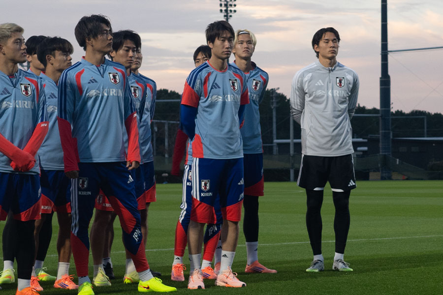 鎌田大地(中央)が前日練習でも不在に【写真:FOOTBALL ZONE編集部】