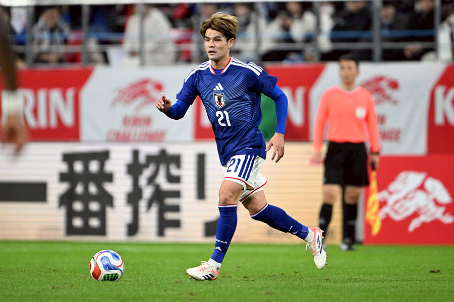 佐野海舟のプレーに脚光【写真：徳原隆元】