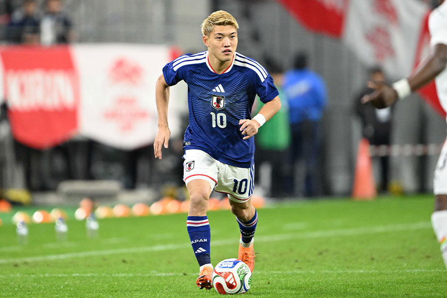 追加点を決めた堂安律【写真:徳原隆元】