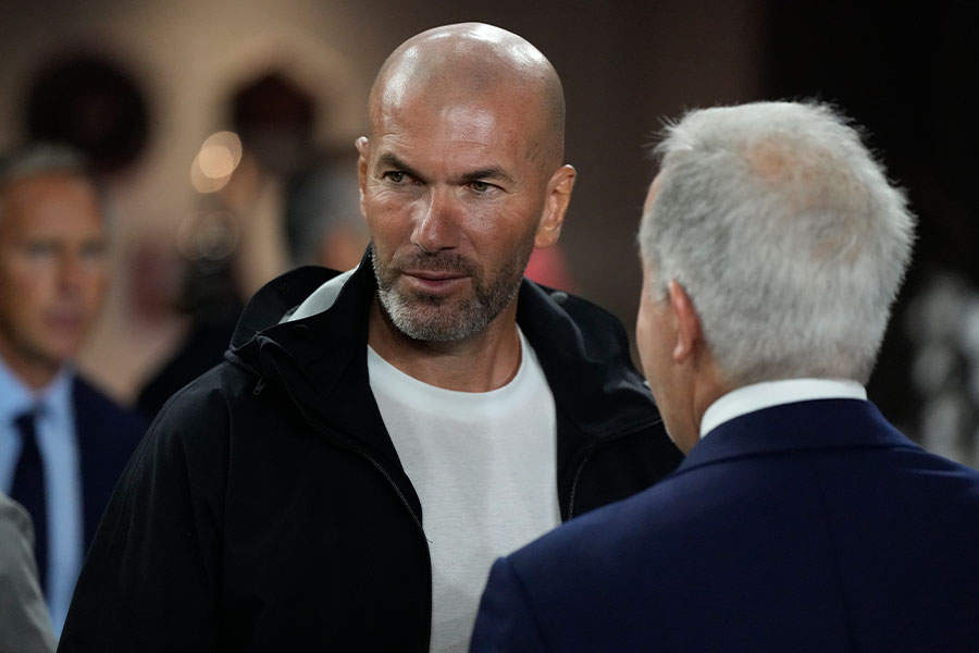 ジネディーヌ・ジダン氏が監督業に復帰か【写真:AP/アフロ】