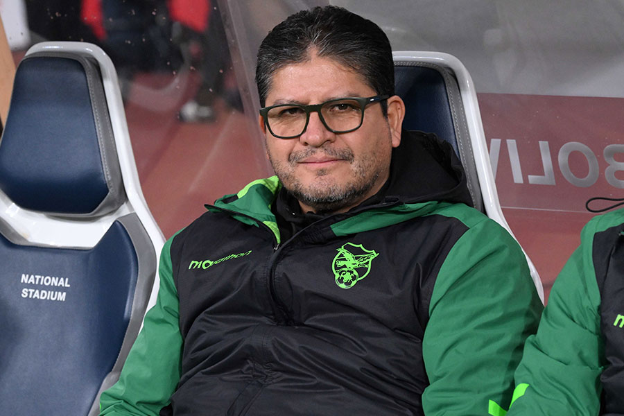 ボリビアのオスカル・ビジェガス監督【写真:徳原隆元】