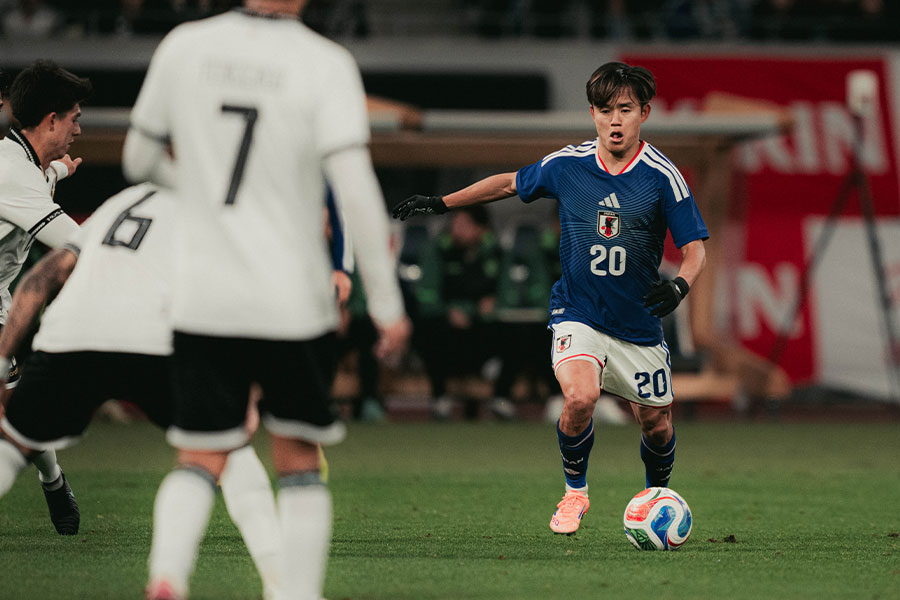 先制ゴールをアシストした久保建英【写真：岩本太成】