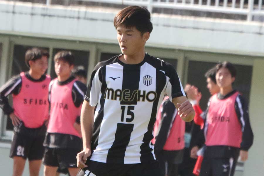 前橋商業の飯島颯斗【写真:FOOTBALL ZONE編集部】