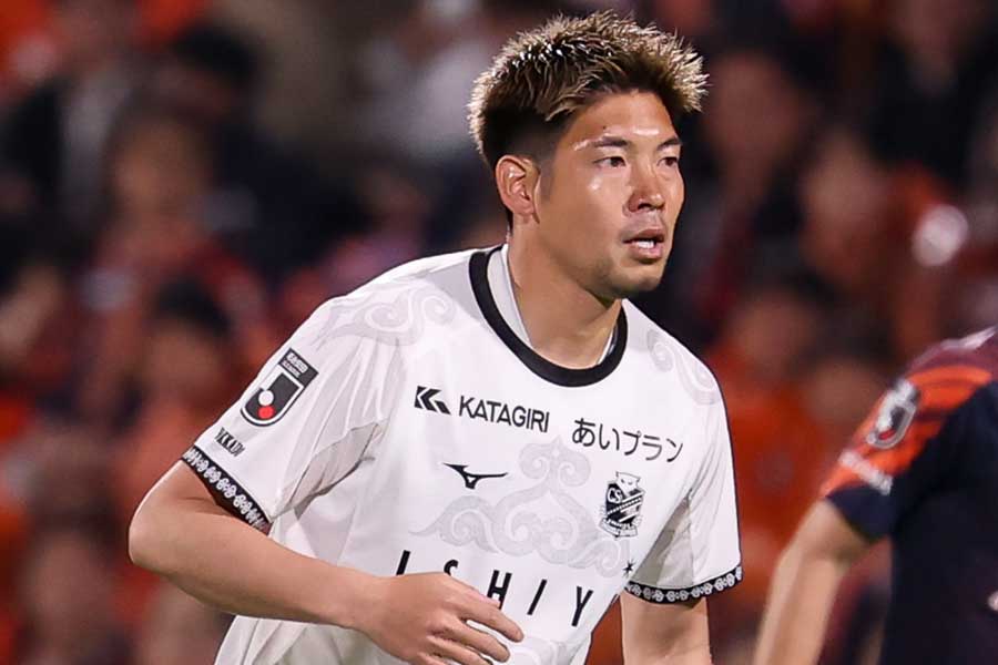 札幌の深井一希【写真：加治屋友輝】