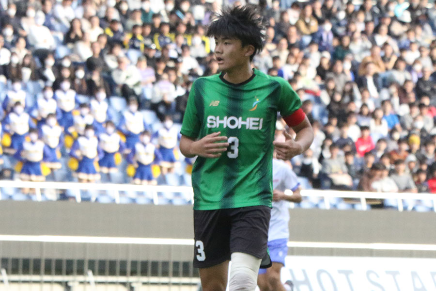 守備の要としてどっしり守った伊藤隆寛【写真:FOOTBALL ZONE編集部】