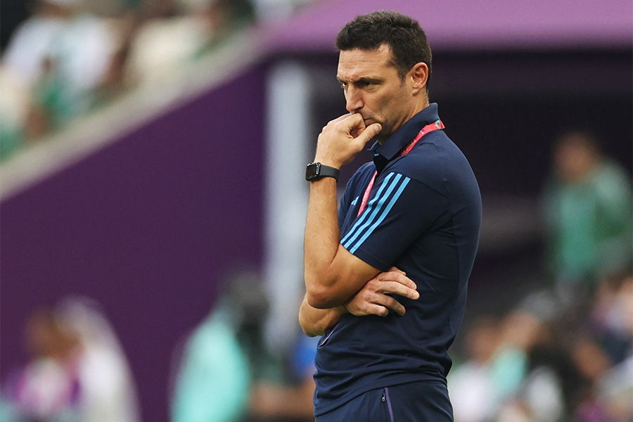  リオネル・スカローニ監督が試合を総括【写真：ロイター】