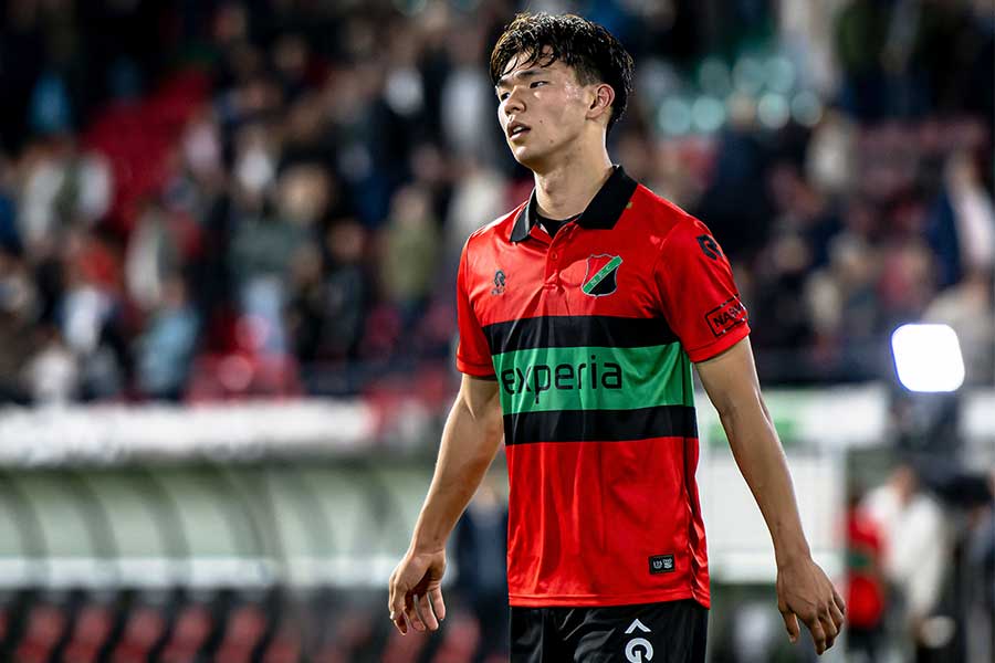 NECナイメヘンの塩貝健人【写真：Pro Shots/アフロ】