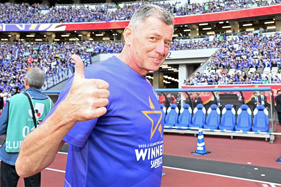 広島のミヒャエル・スキッベ監督【写真：徳原隆元】