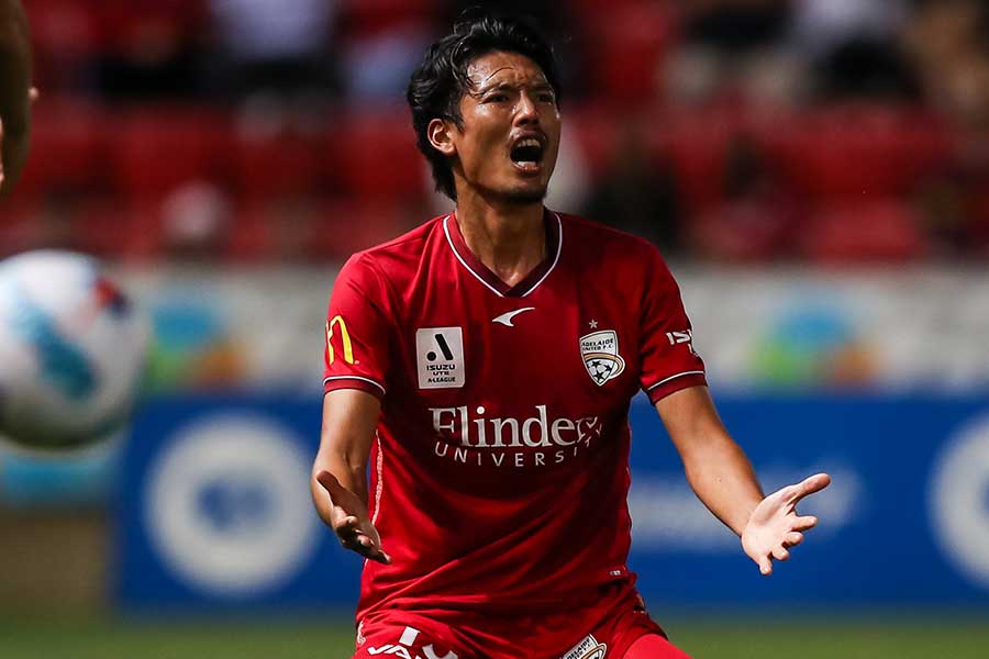 イースト・ベンガルFCに在籍している指宿洋史(写真はアデレード・U所属時)【写真:AAP/アフロ】