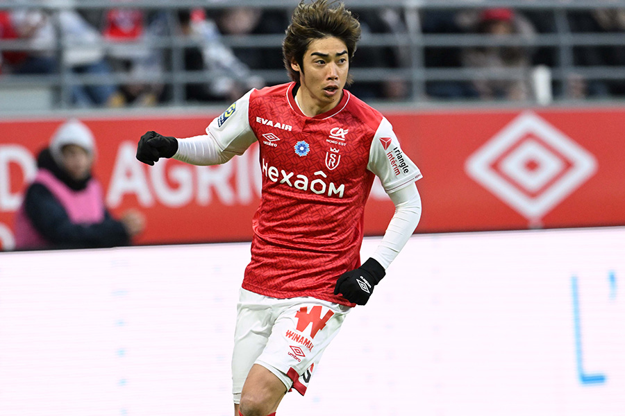 レンヌ戦でアシストを記録した伊東純也【写真：徳原隆元】