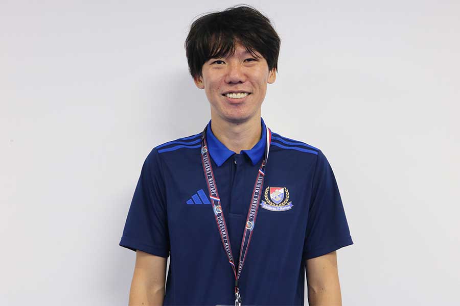 一般社団法人横浜マリノス地域連携部ホームタウン課の神原一輝氏【写真：FOOTBALL ZONE編集部】