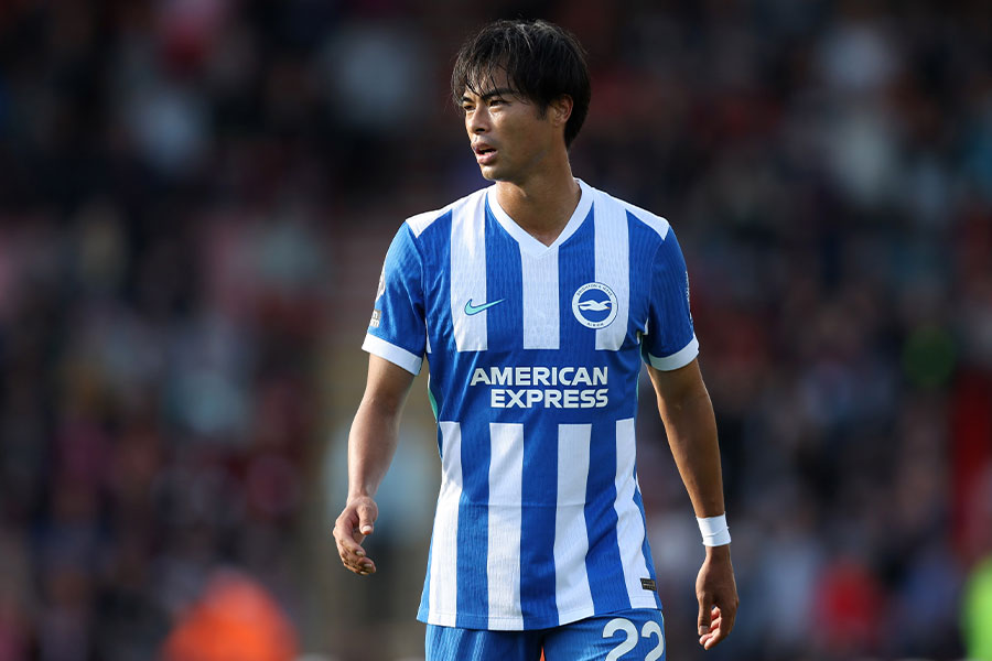 戦線離脱中の三笘薫【写真：アフロ】