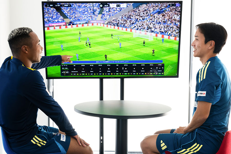 クラブ経営に興味のあるオナイウは若手主体のチーム作りに意欲を見せた