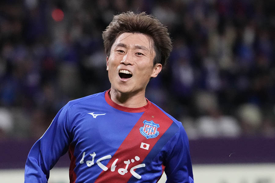 鳥海芳樹のゴールで一時勝ち越しもドロー決着【写真：Getty Images】