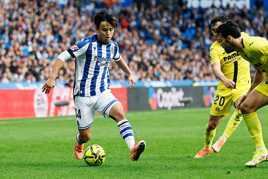 ビジャレアル戦にスタメン出場した久保建英【写真：なかしまだいすけ/アフロ -】