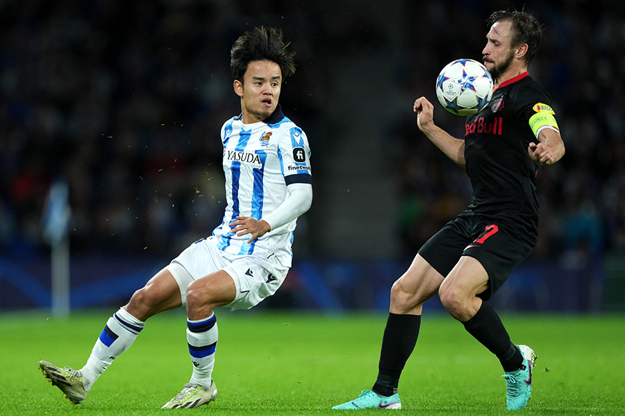 久保建英はザルツブルク戦の後半途中から出場【写真：Getty Images】