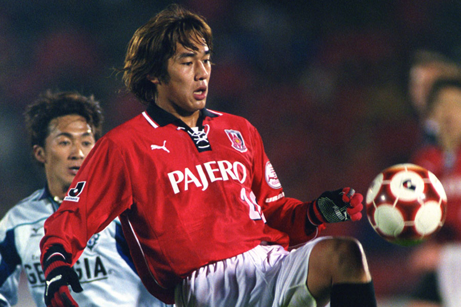 2000年に加入し浦和で活躍した阿部敏之【写真：川窪隆一/アフロスポーツ】