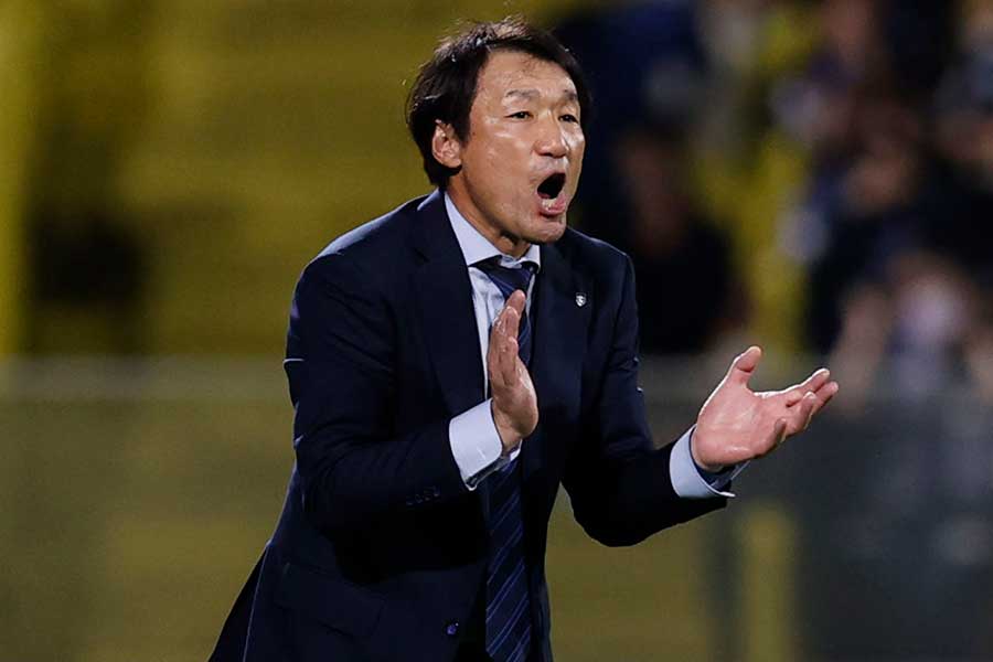 熊本の新監督に就任した片野坂知宏氏【写真：アフロ】