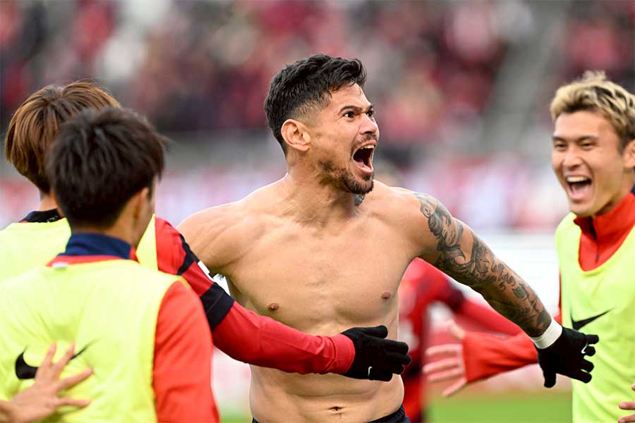 追加点を決めた鹿島のレオ・セアラ【写真：徳原隆元】