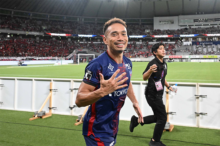 FC東京の長友佑都【写真:徳原隆元】