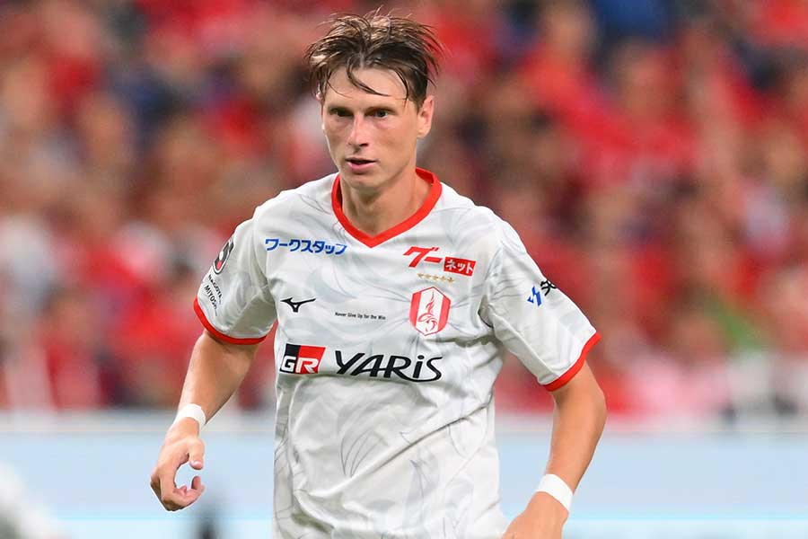 名古屋を退団するキャスパー・ユンカー【写真：アフロ】