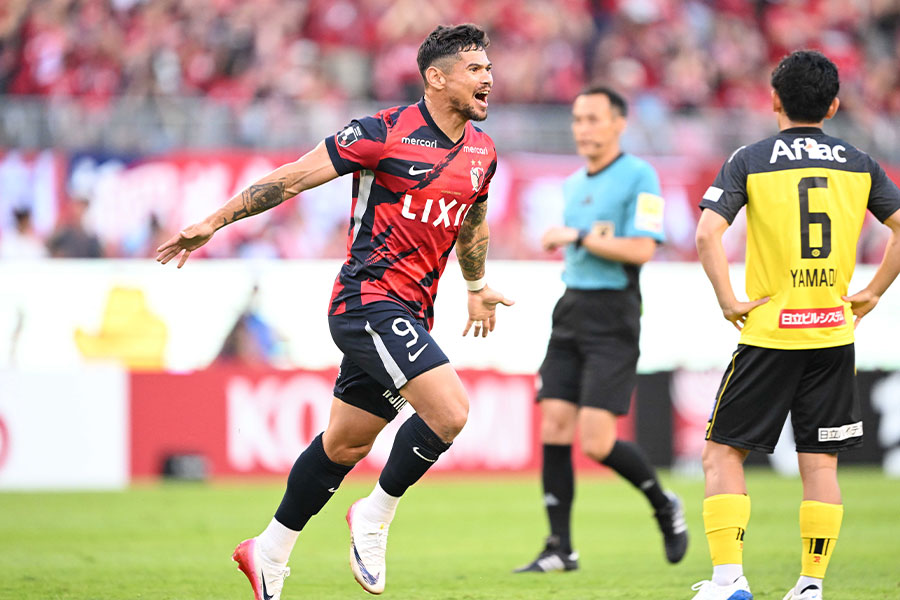 レオ・セアラがベストゴール賞を受賞【写真:徳原隆元】