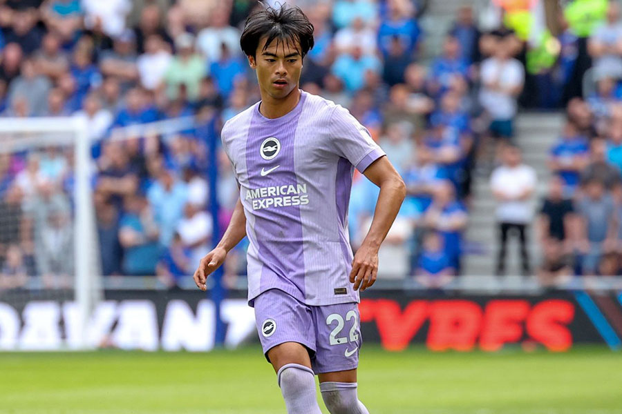 三笘薫がリバプール戦で復帰【写真:REX/アフロ】