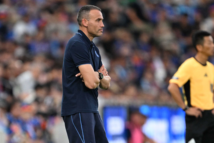 セルヒオ・フランシスコ監督の解任が発表された【写真:徳原隆元】