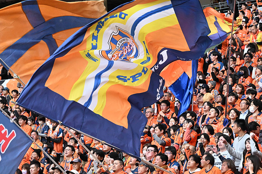 清水が新ユニフォームを発表した【写真：徳原隆元】