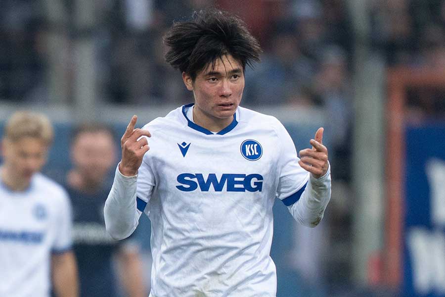 カールスルーエの福田師王【写真：アフロ】