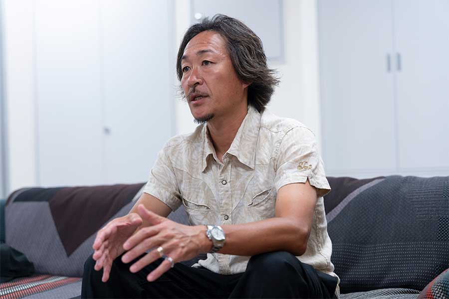 取材に応じた元日本代表の石川直宏氏【写真：増田美咲】