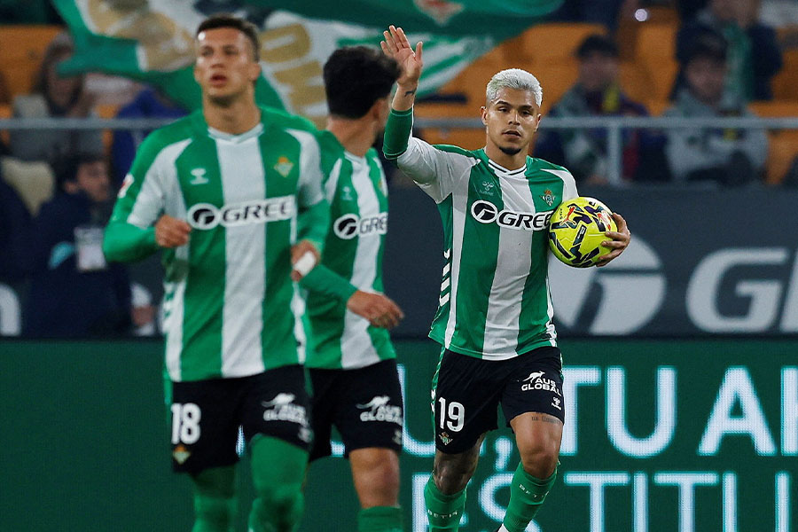 レアル・ベティスのサポーターの恒例イベントに注目【写真：ロイター】