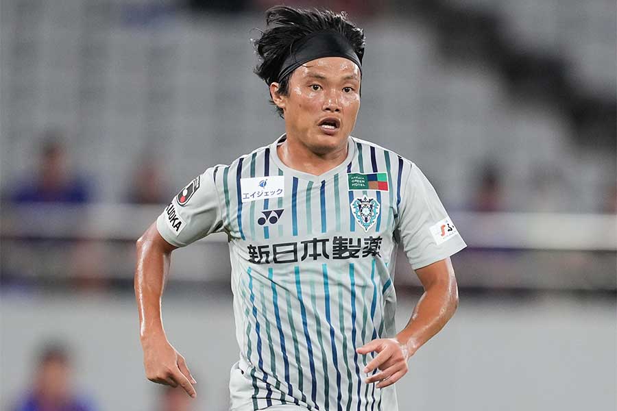 カスタムズ・ユナイテッドの選手を引退した田中達也（写真は福岡在籍時）【写真：アフロスポーツ】